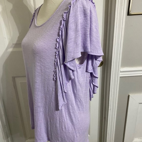 L a.n.a Ruffled Top w/Ruffles Creating a Capped Sleeve Look - Picture 3 of 6